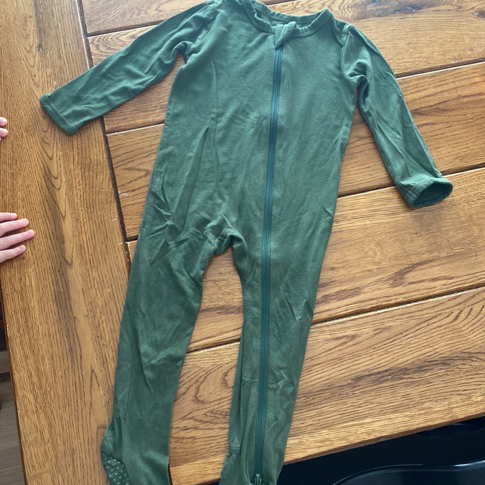 GUC 12-18m Kyte Baby Footie